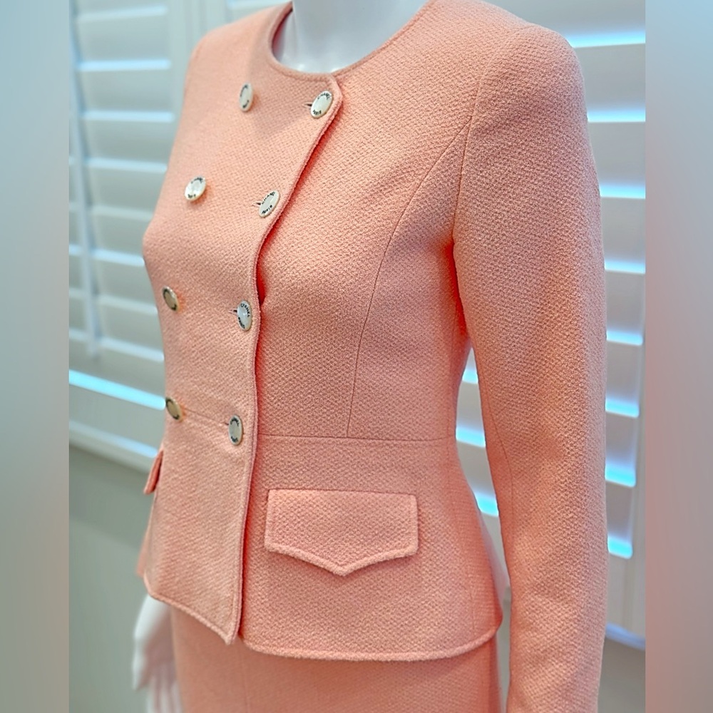 Chanel Vintage 1997P Pink Skirt Suit w 9 MOP logo buttons Sz FR 34 / US 0-2 - Picture 8 of 16